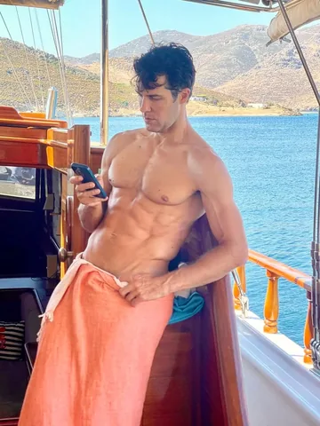 robertobolle Instagram post about Seaside holiday