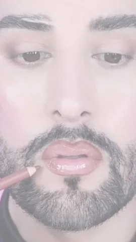 robertwlsh Instagram post about Lip lining technique