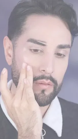 ROBERT WELSH ☾ Makeup Artist Instagram post thumbnail