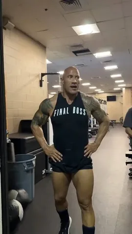 ronniecoleman8 Instagram post about Walking lunges
