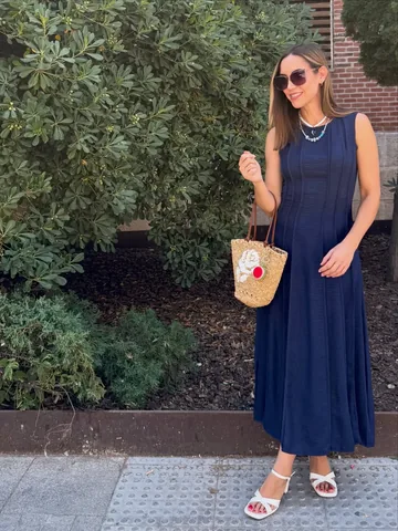 rosasorroche Instagram post about Estancia de verano en Madrid