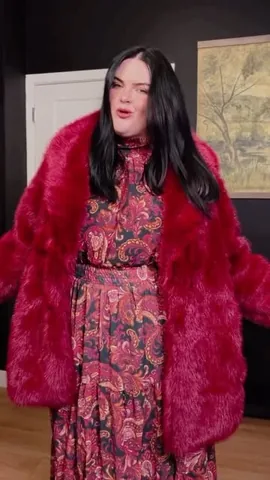 roseybeeme Instagram post about Size inclusive wedding guest fashion
