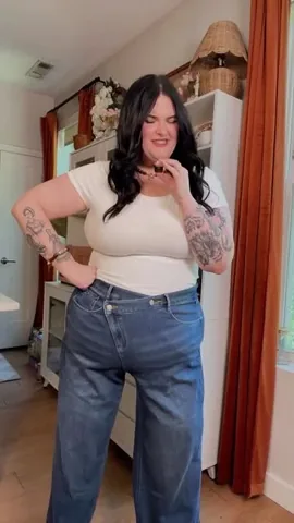 roseybeeme Instagram post about Halara jeans