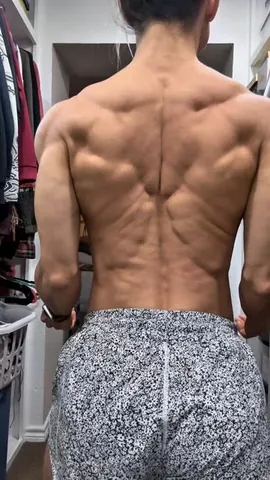 roxyqueflexx Instagram post about Body transformation humor