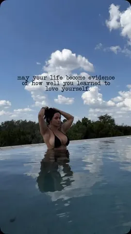 roxyqueflexx Instagram post about Personal expression