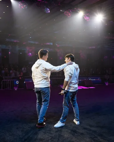 russellbrunson Instagram post about Funnel Hacking Live ticket promotion