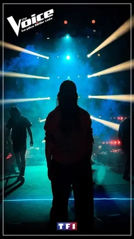 SABRINA LONIS OFFICIEL Instagram post thumbnail
