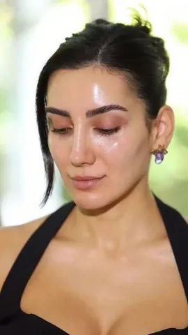 sadaf_beauty Instagram post about Purple makeup look