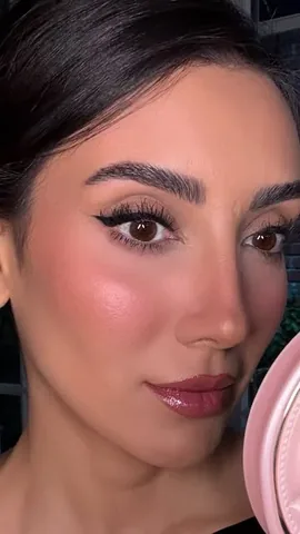 sadaf_beauty Instagram post about Winged eyeliner tools