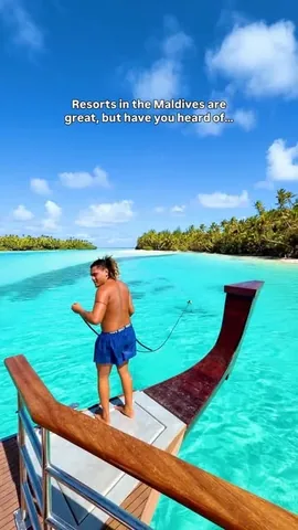saltinourhair Instagram post about Aitutaki resort stay