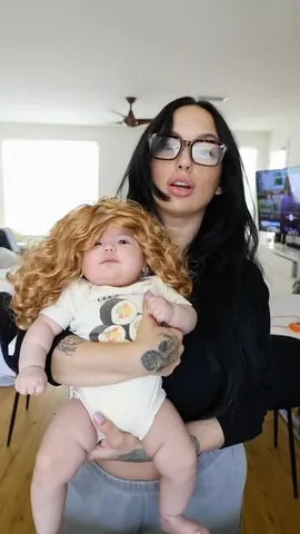 samanthacaudle9 Instagram post about Motherhood humor
