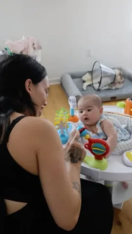 samanthacaudle9 Instagram post about Momcozy pumping products