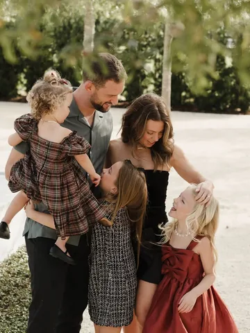 saragailvickers Instagram post about Thanksgiving gratitude