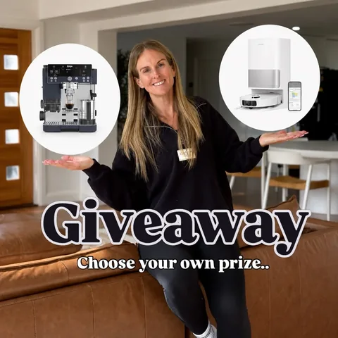 sarahkearnsofficial Instagram post about Giveaway