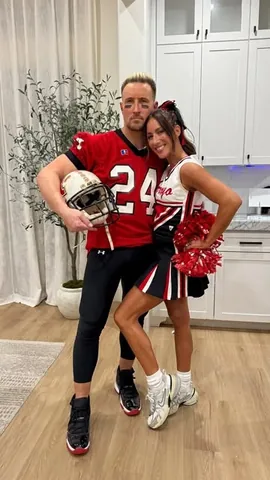 sarah_lit Instagram post about Couples Halloween costume