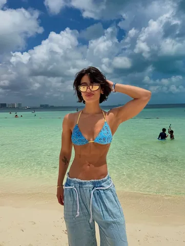 sarasaffari__ Instagram post about Travel and appearance