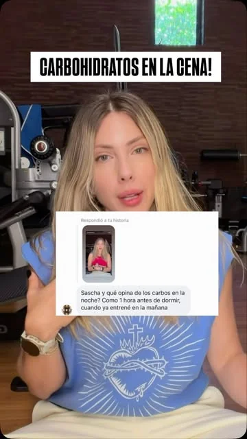 saschafitness Instagram post about Carbohidratos nocturnos