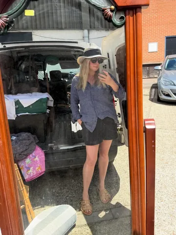 sashawilkins_ Instagram post about Antiques dealing