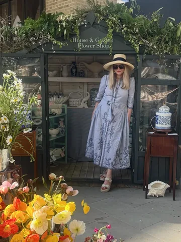 sashawilkins_ Instagram post about Antiques fair