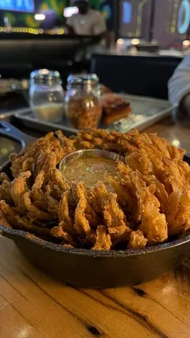 sassyconfetti Instagram post about Chicago restaurant recommendation
