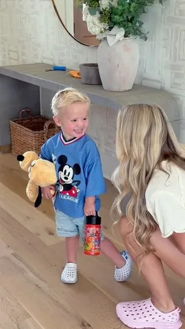 sav.labrant Instagram post about Parenting