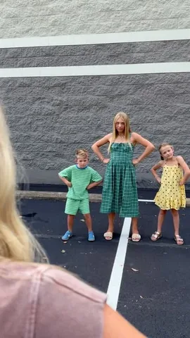 sav.labrant Instagram post about Back to school shopping