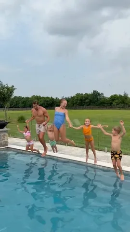 sav.labrant Instagram post about Pool safety