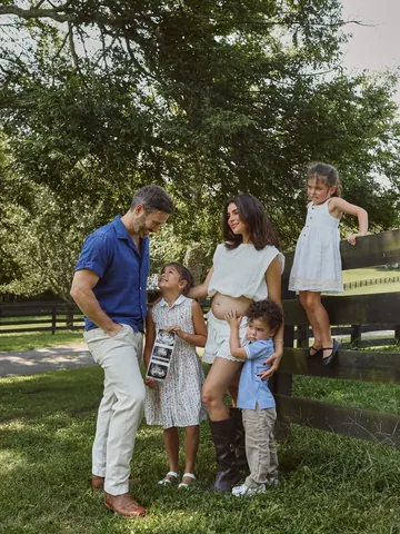 sazan Instagram post about Pregnancy announcement