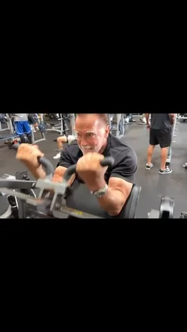 schwarzenegger Instagram post about Fitness app incentive model