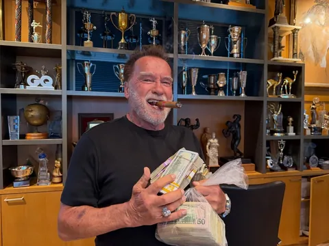 schwarzenegger Instagram post about Fitness app promotion