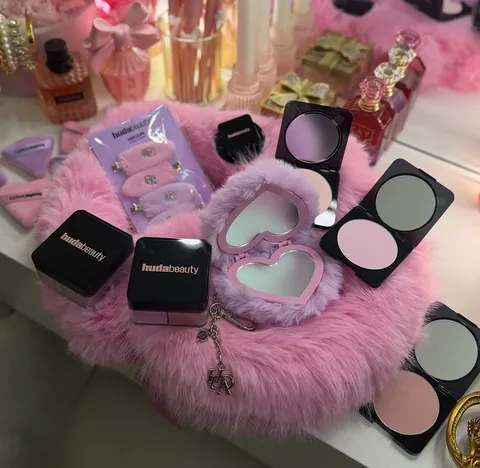 selfcarebae077 Instagram post about Huda Beauty PR unboxing
