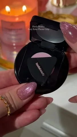selfcarebae077 Instagram post about Huda Beauty phone grip