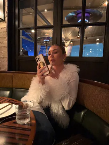 shanigrimmond Instagram post about Travel return