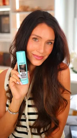 shea.whitney Instagram post about Hair root concealer demonstration