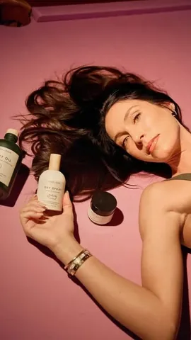 shea.whitney Instagram post about Armpit Mud product promotion