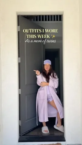 shellykowatch Instagram post about Mom fashion