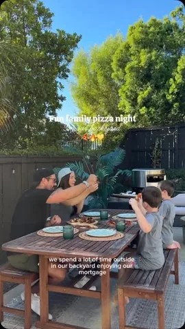 shellykowatch Instagram post about Solo Stove pizza oven