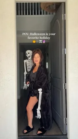 shellykowatch Instagram post about Halloween