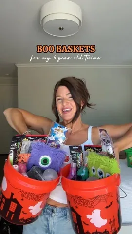 shellykowatch Instagram post about Halloween preparation