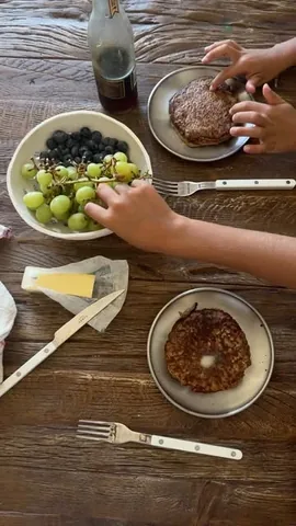 shutthekaleup Instagram post about Family breakfast