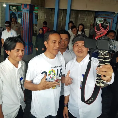 sikonyols Instagram post about Pengalaman bersama Presiden Indonesia