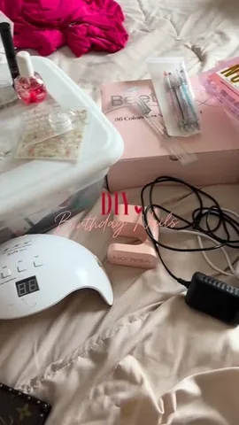 _silvermonique Instagram post about DIY birthday nails