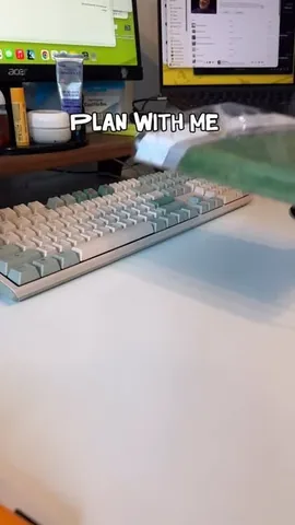 simoneandherbooks Instagram post about Planner organization