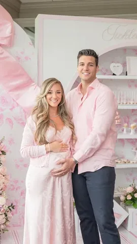 simply.toni Instagram post about Pregnancy milestone