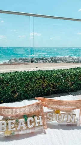 simply.toni Instagram post about Beach essentials
