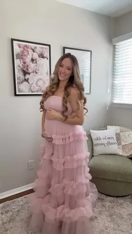 simply.toni Instagram post about Baby shower fashion