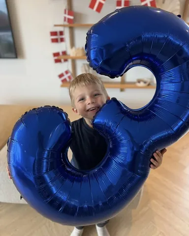 siwzen Instagram post about Fødselsdag