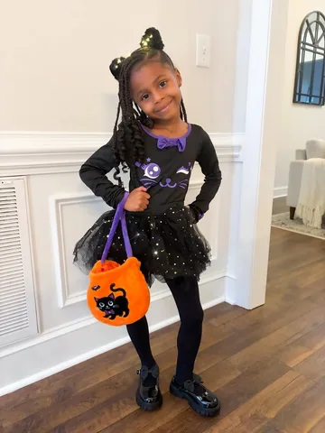 skylersaige Instagram post about Children's Halloween costume