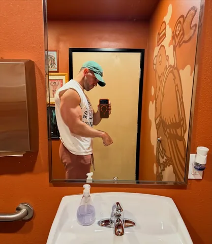 smith.julian Instagram post about Personal gym humor