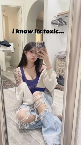smolmikuu Instagram post about League of Legends player experience